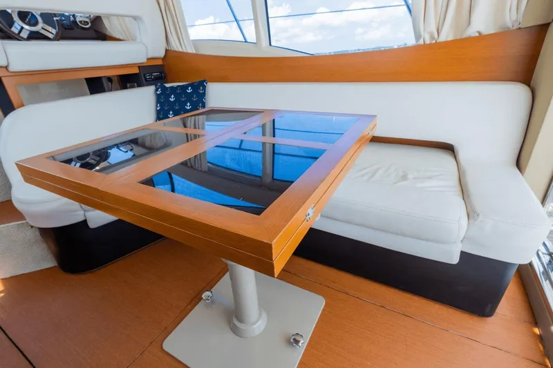 Island Home Yacht Photos Pics 