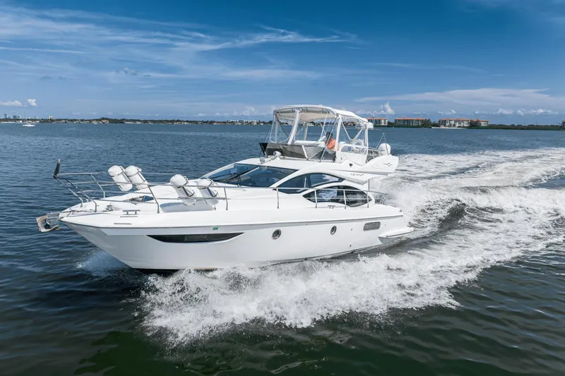 Island Home Yacht Photos Pics 