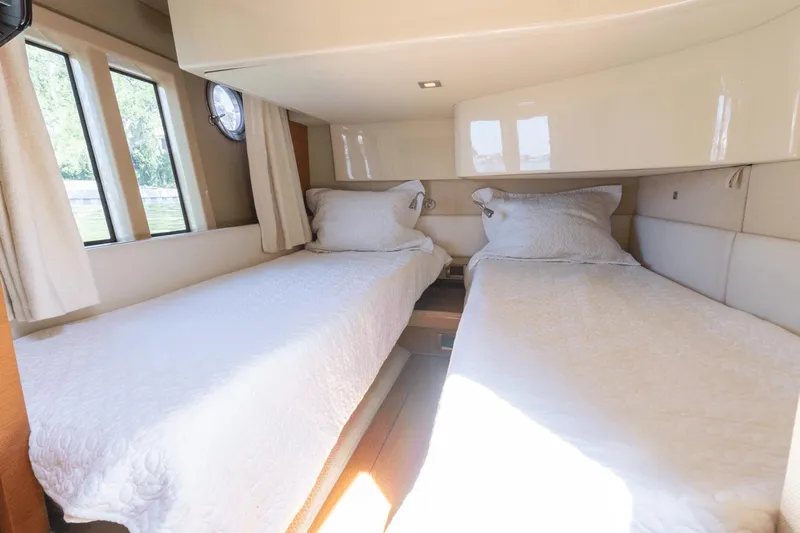 Island Home Yacht Photos Pics 