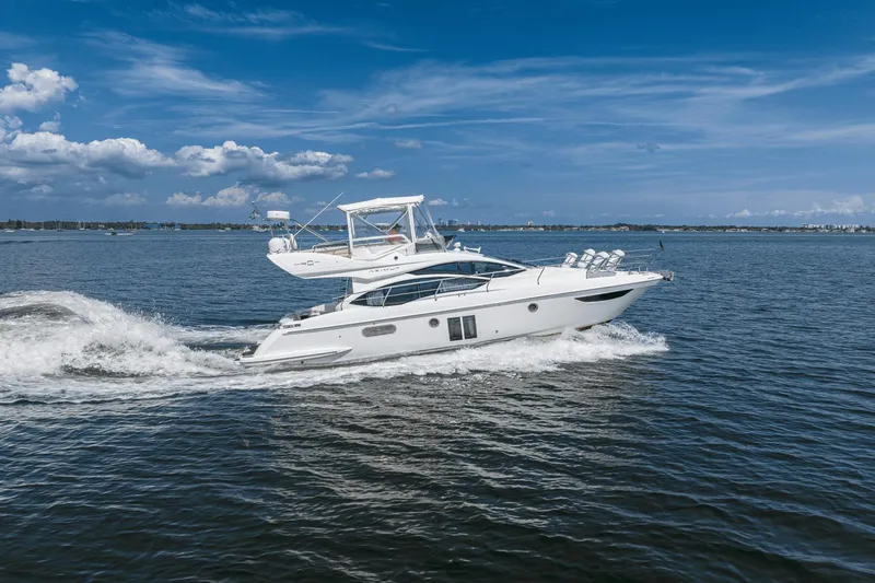Island Home Yacht Photos Pics 