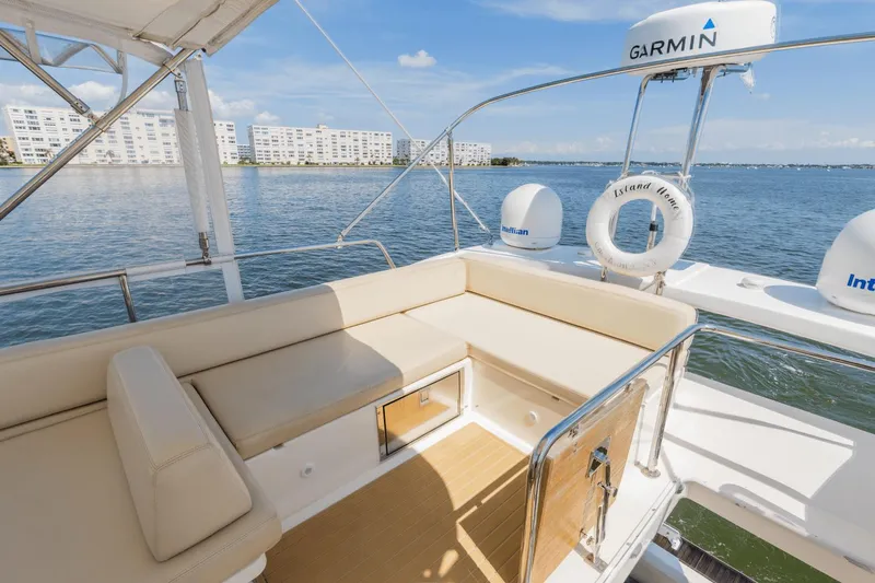 Island Home Yacht Photos Pics 