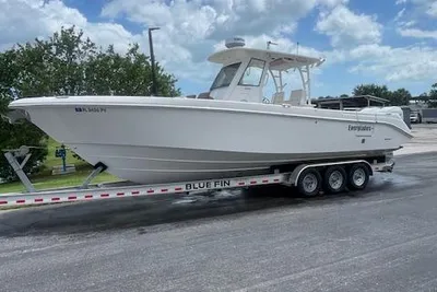Everglades 325 Center Console