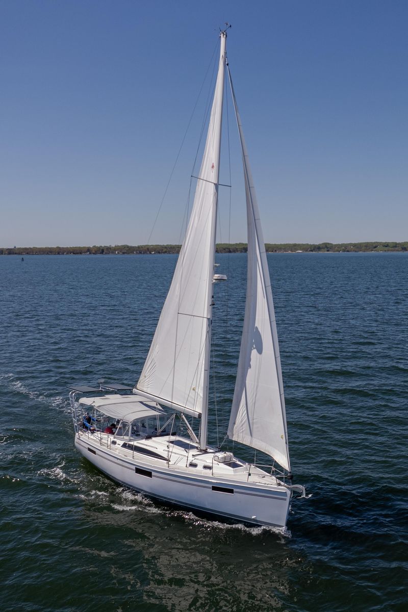 2023 Catalina 42 