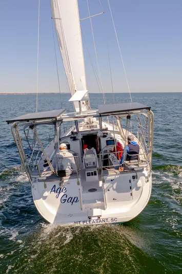 Age Gap Yacht Photos Pics 2023 Catalina 425