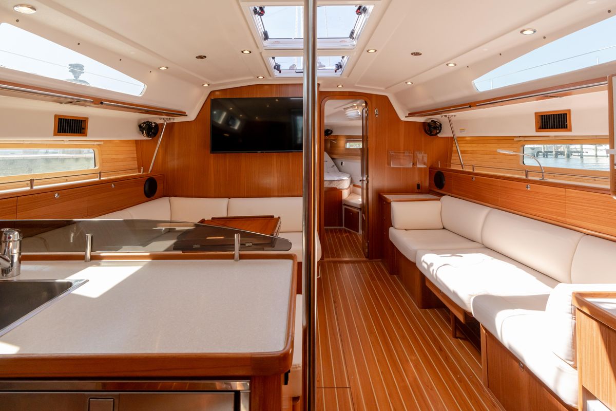 2023 Catalina 42 