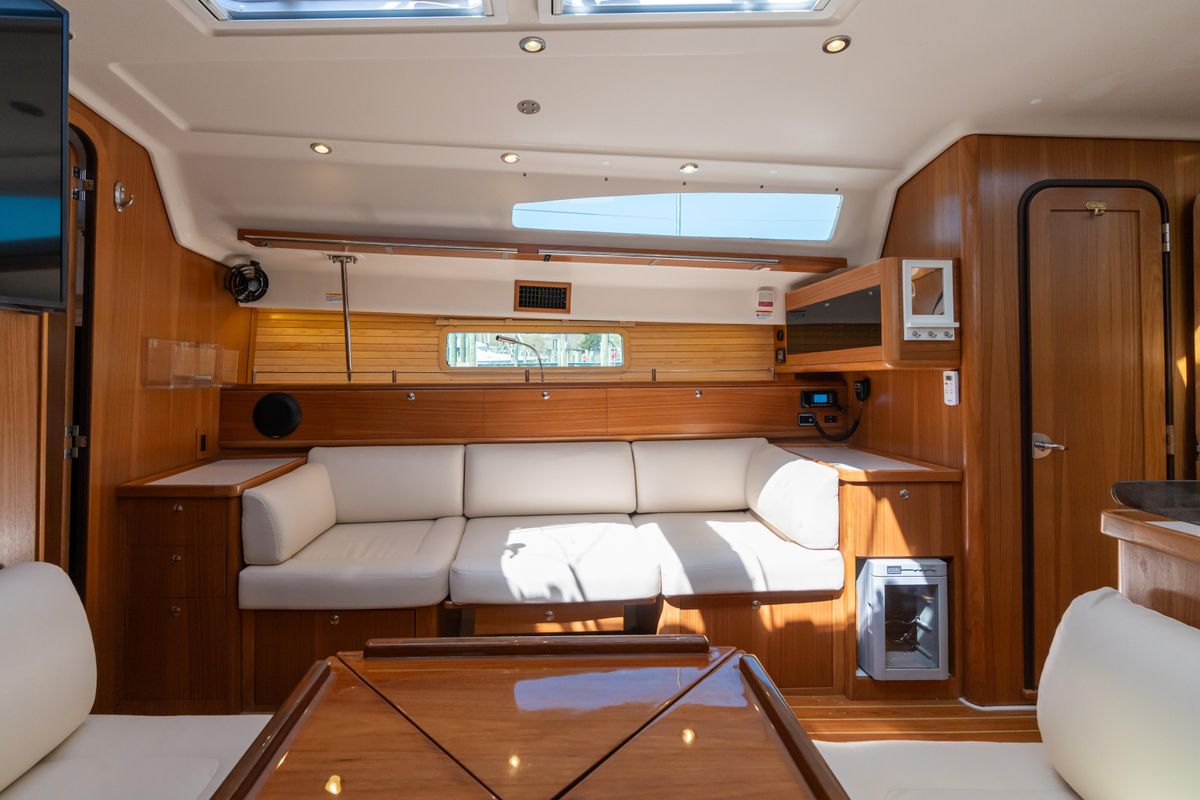 2023 Catalina 42 