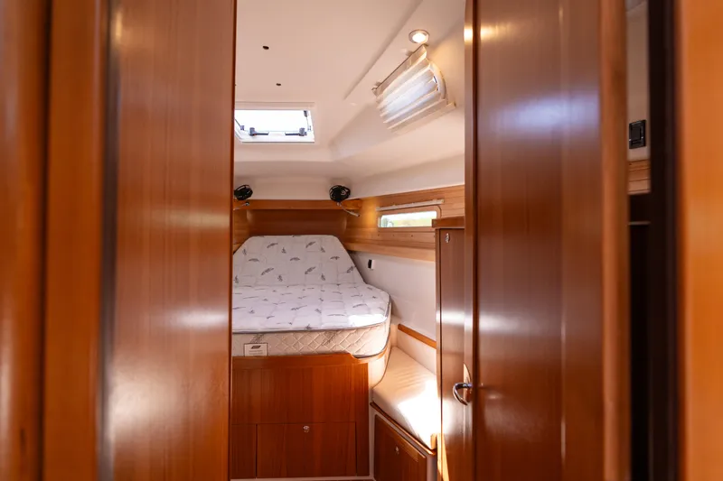 Age Gap Yacht Photos Pics 2023 Catalina 425