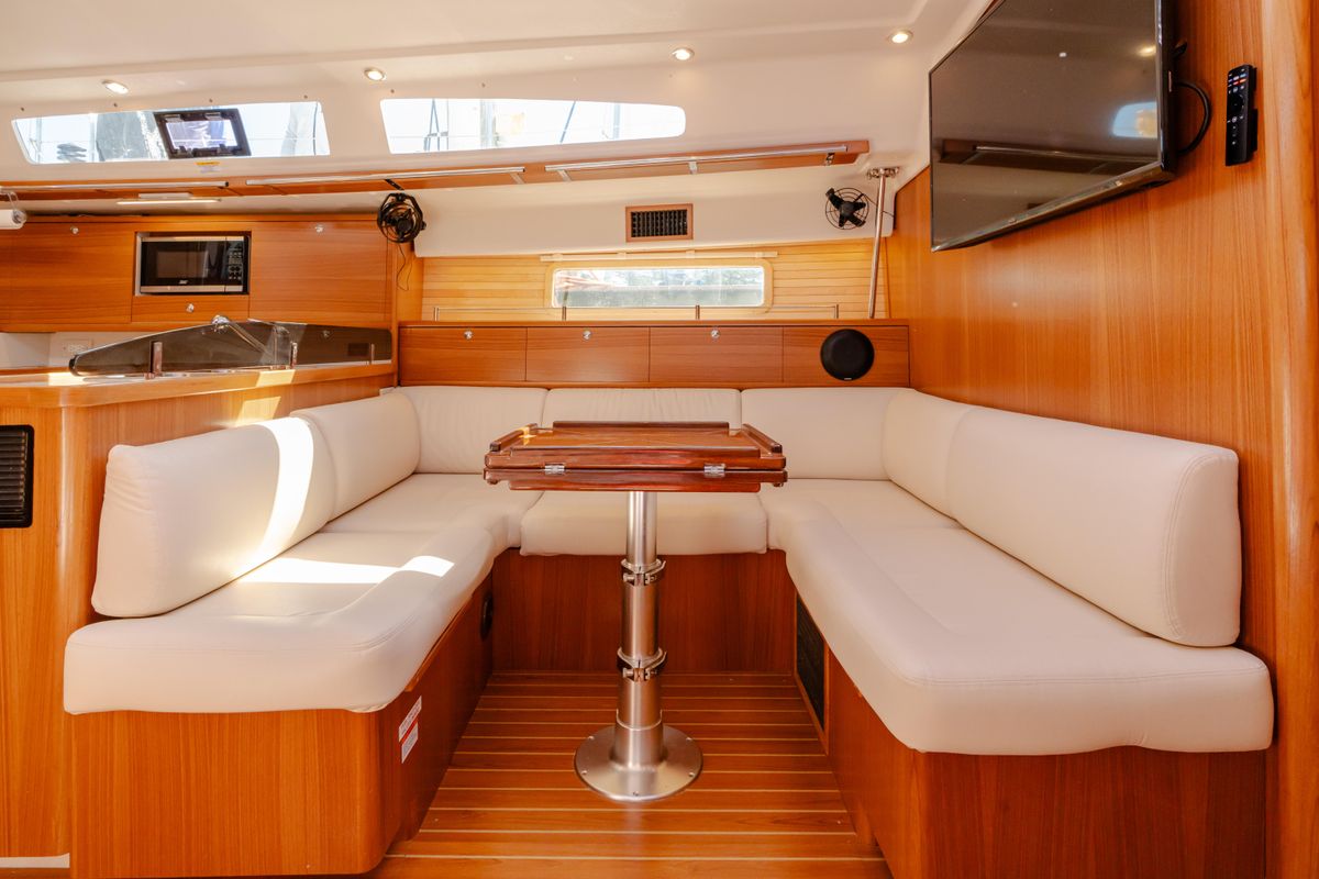 2023 Catalina 42 