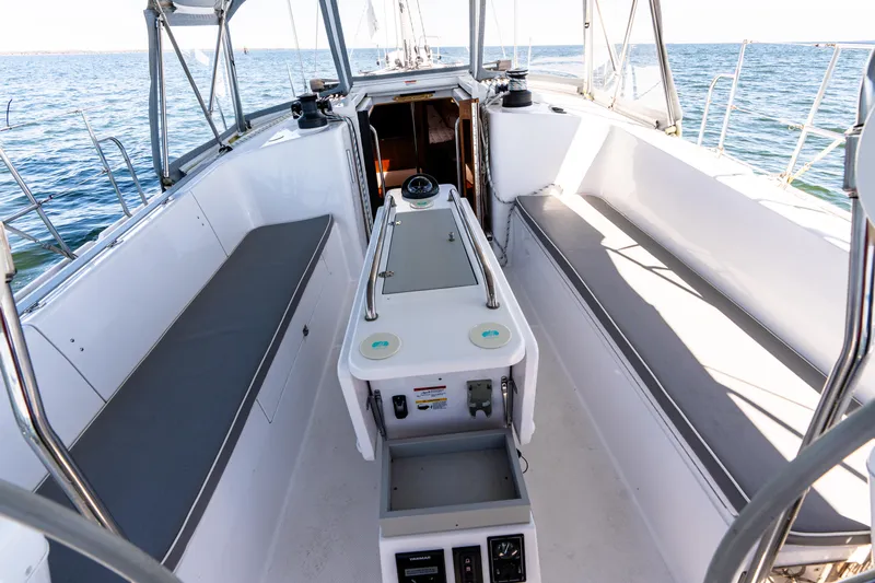 Age Gap Yacht Photos Pics 