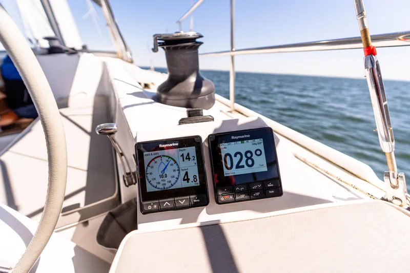 Age Gap Yacht Photos Pics 