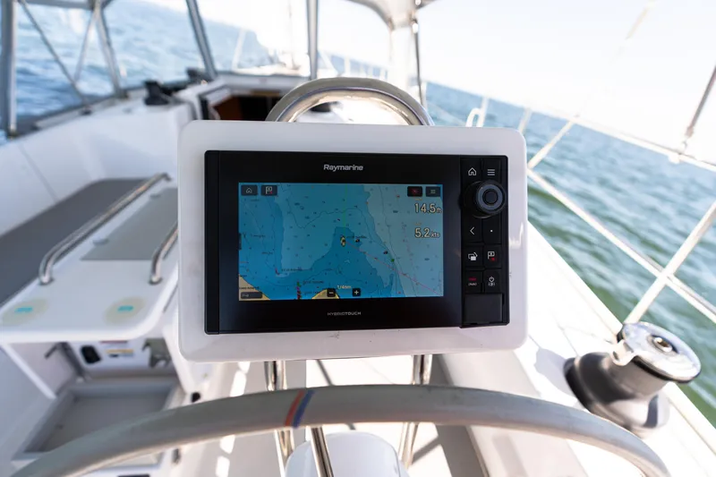 Age Gap Yacht Photos Pics 2023 Catalina 425