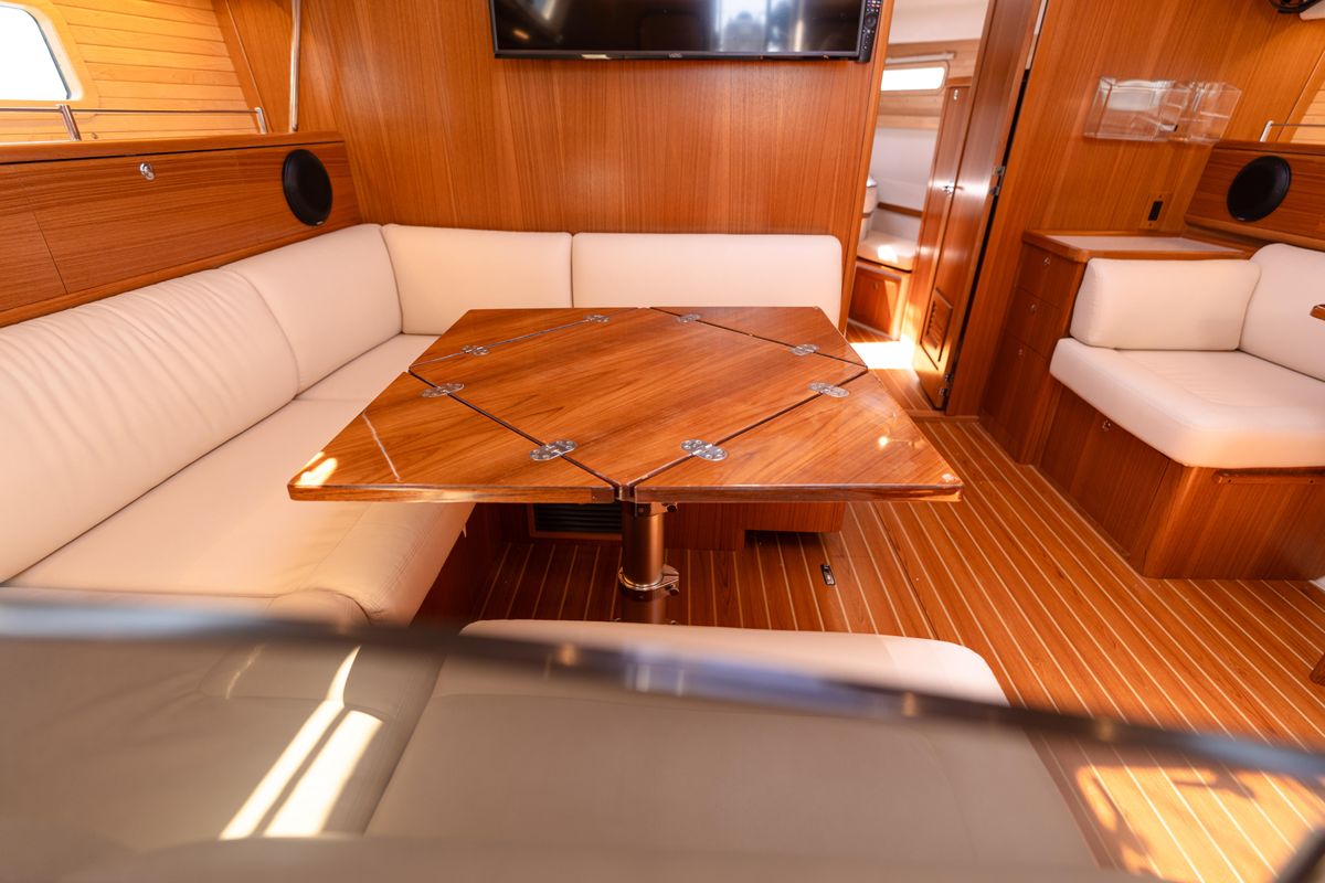 2023 Catalina 42 