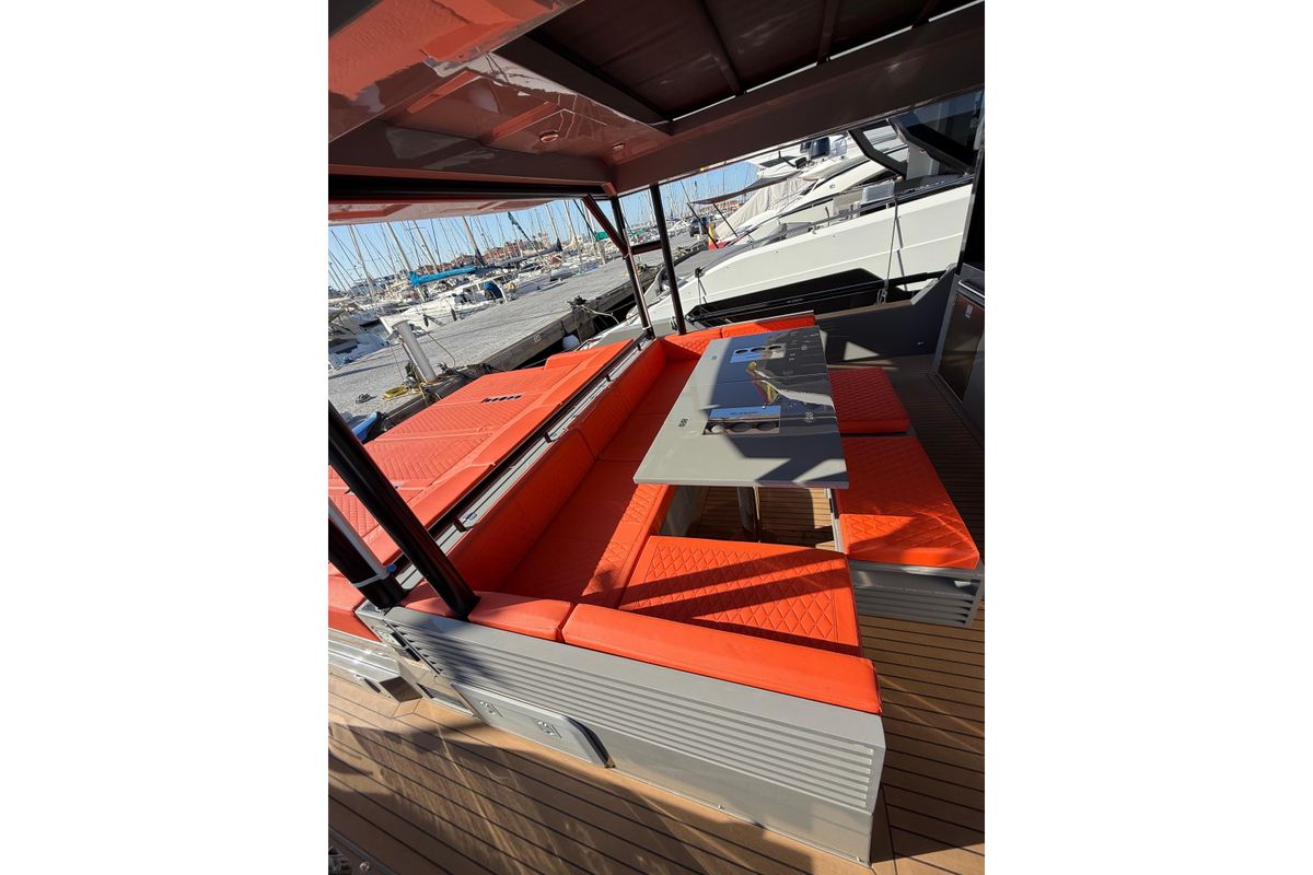 2024 De Antonio Yachts 47 