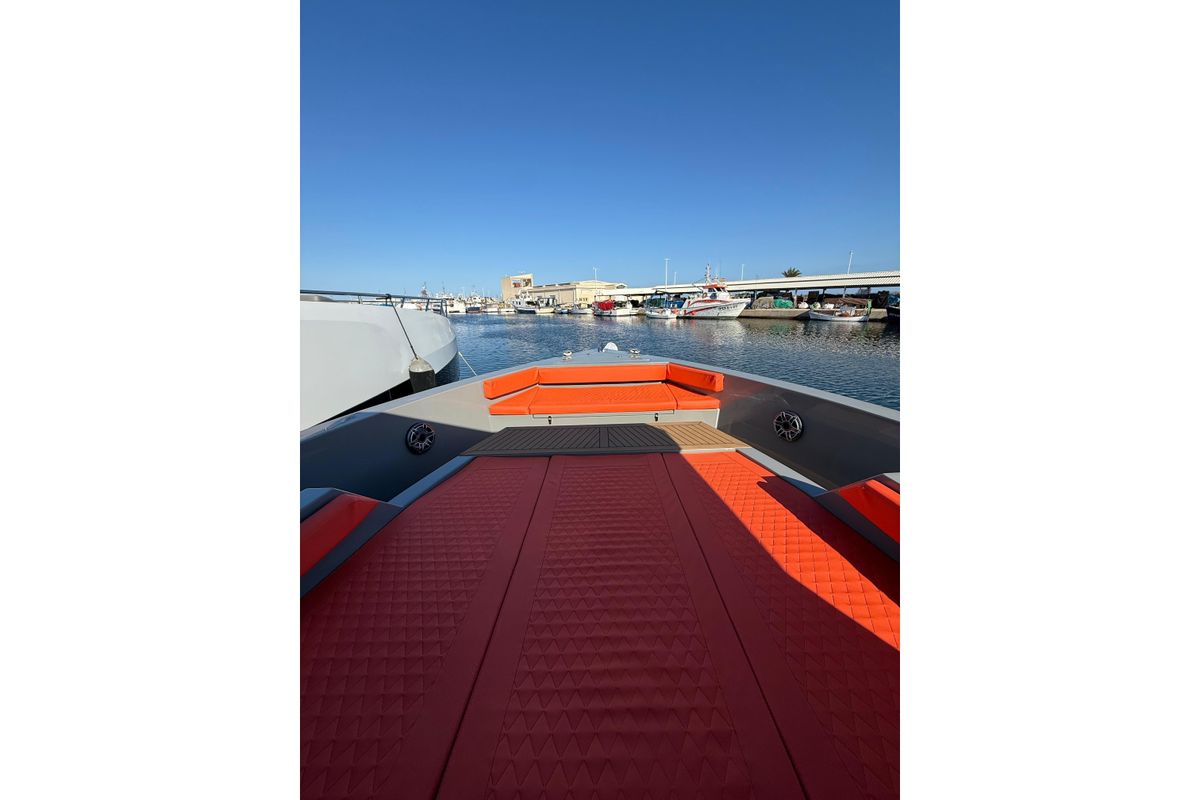 2024 De Antonio Yachts 47 