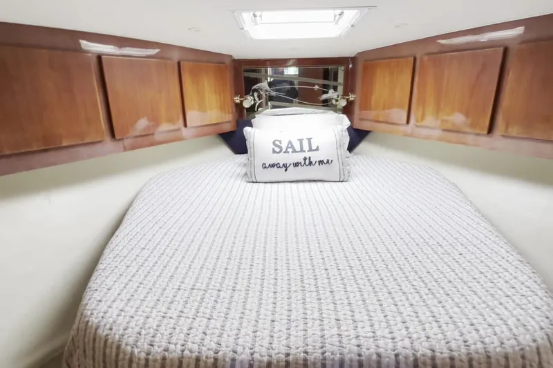 Valahsea Yacht Photos Pics Egg Harbor 37 VALAHSEA - Master Stateroom