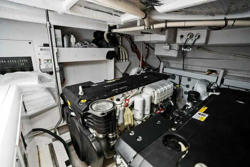 Shoes Knot Allowed Yacht Photos Pics Engine room of 2014 Cruisers Yachts 540 Sports Coupe, showcasing mechanical components and systems.