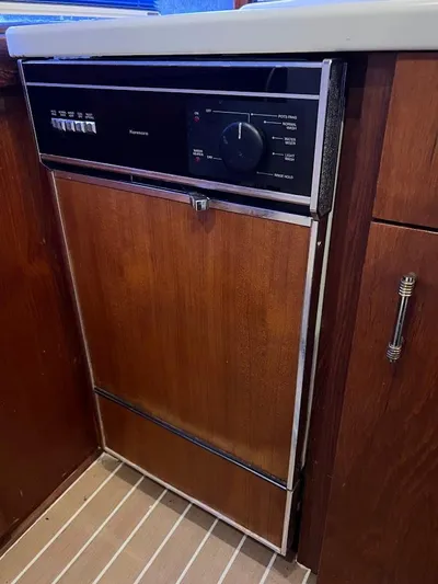 Pamilya Yacht Photos Pics 