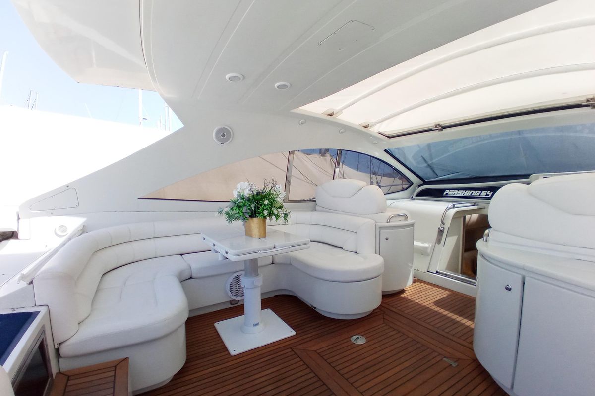2001 Pershing 58 