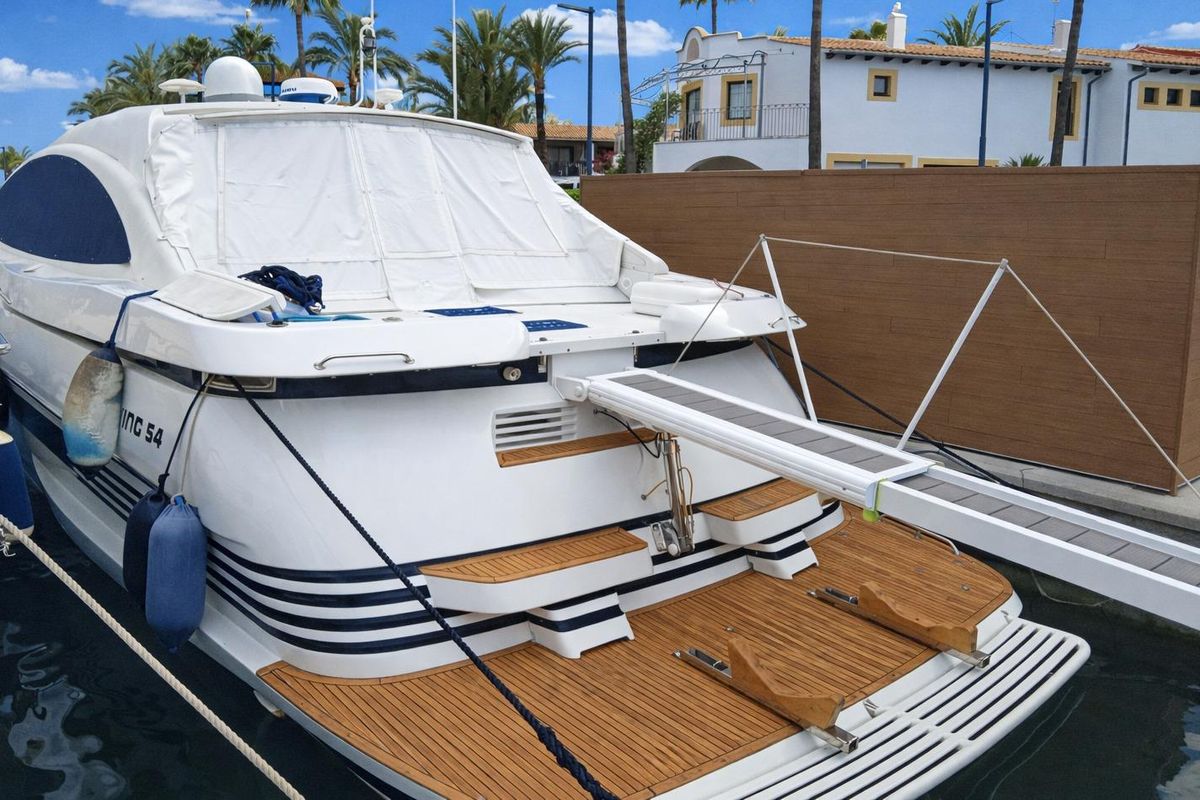 2001 Pershing 58 