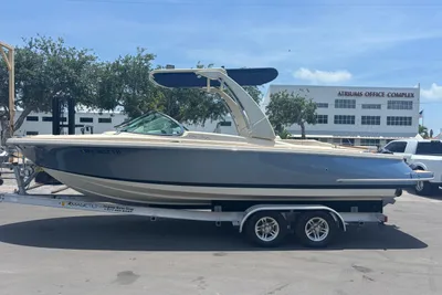 Chris-Craft Launch 25 GT