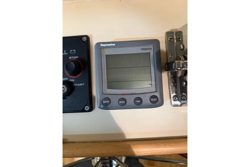 Chad-m Yacht Photos Pics Raymarine Tridata display on 2022 Covey Island 38 Lobster Yacht dashboard.