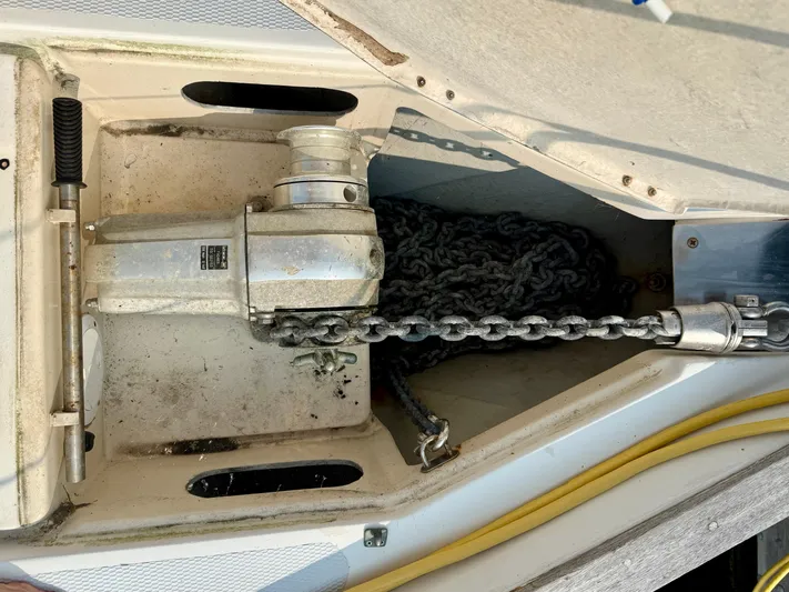 Epoch Yacht Photos Pics Anchor chain and windlass