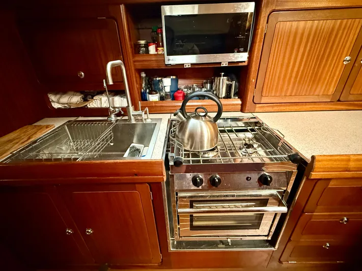 Epoch Yacht Photos Pics 