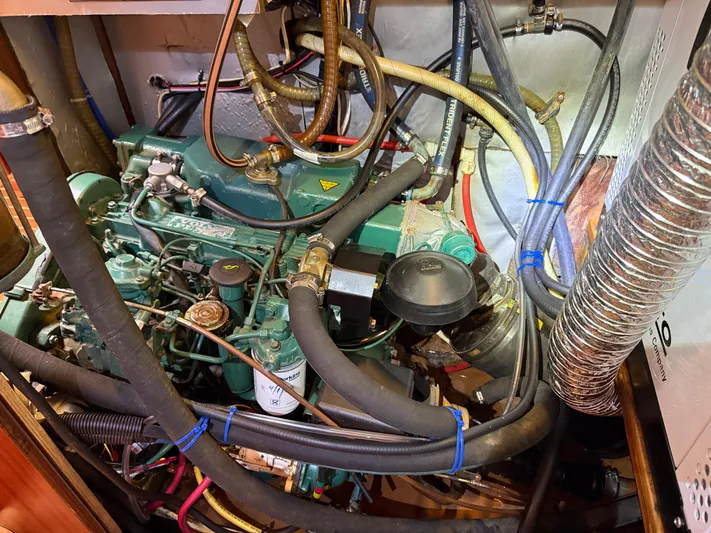 Epoch Yacht Photos Pics 