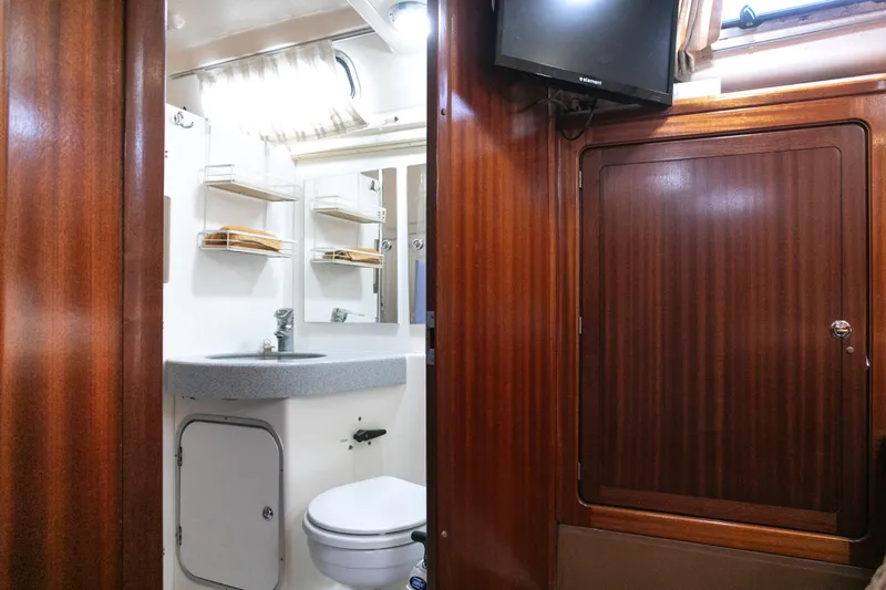 Epoch Yacht Photos Pics 