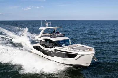 Galeon 560 Fly