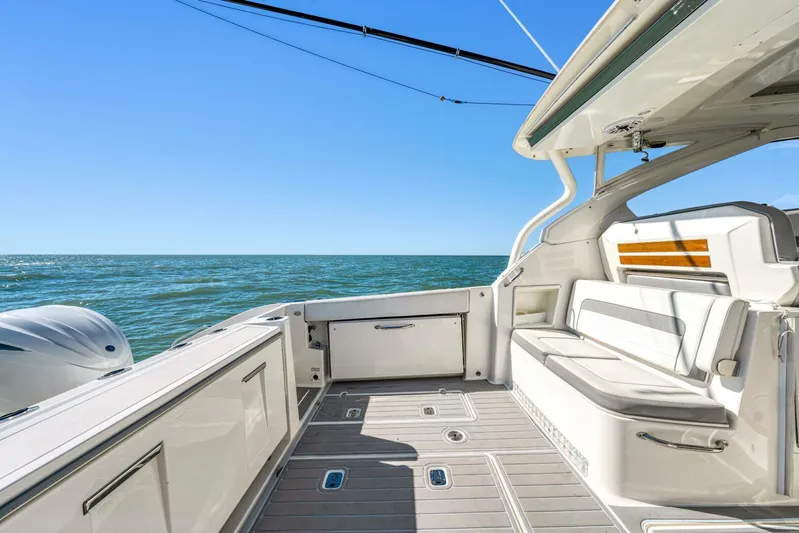 Water S.h.e.d. Yacht Photos Pics Pursuit 2021 365 Dual Console- WATER S.H.E.D.