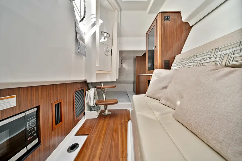 Water S.h.e.d. Yacht Photos Pics 