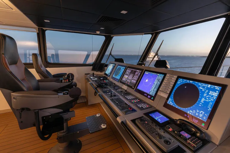 Shadow Yacht Photos Pics 