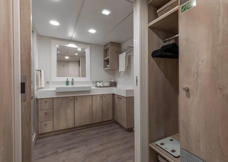 Shadow Yacht Photos Pics 