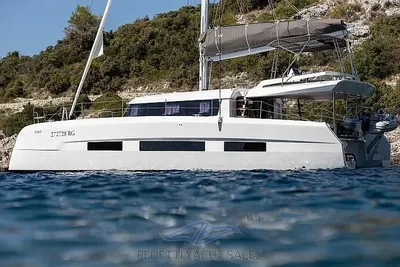 2024 Dufour 48 Catamarano