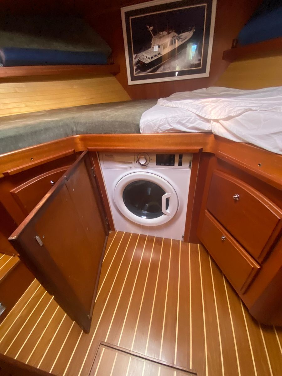 2005 Sabre 47 