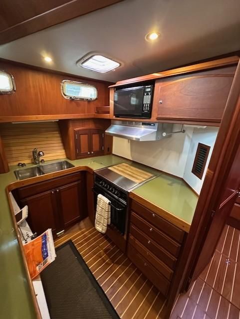 2005 Sabre 47 