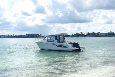 Jeanneau NC Weekender 695 Series 2
