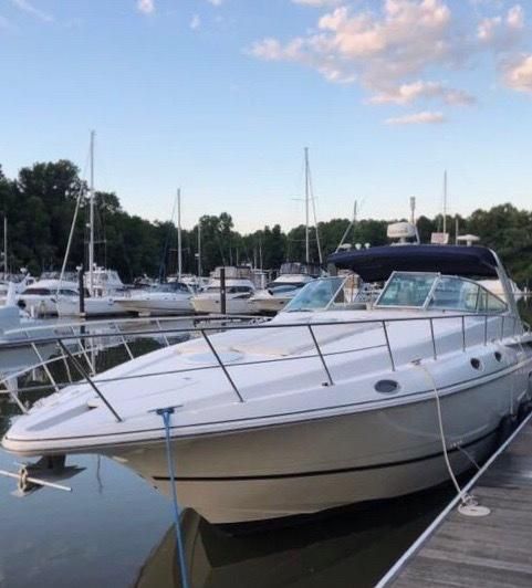 2001-44-cruisers-yachts-4270-express