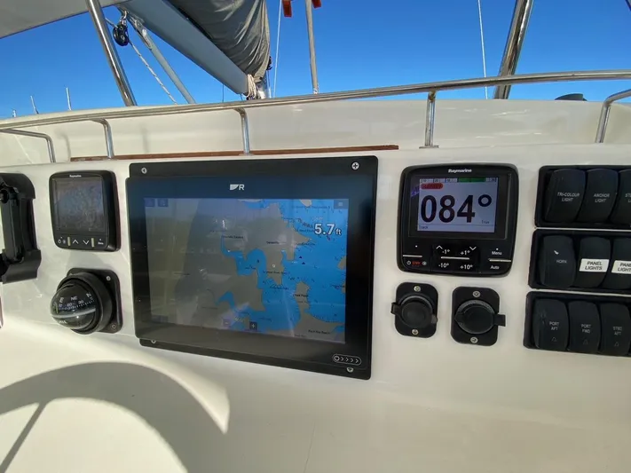 Ronin Yacht Photos Pics 