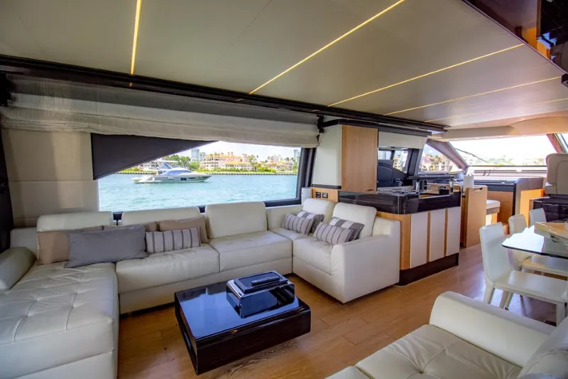 Independiente Yacht Photos Pics 