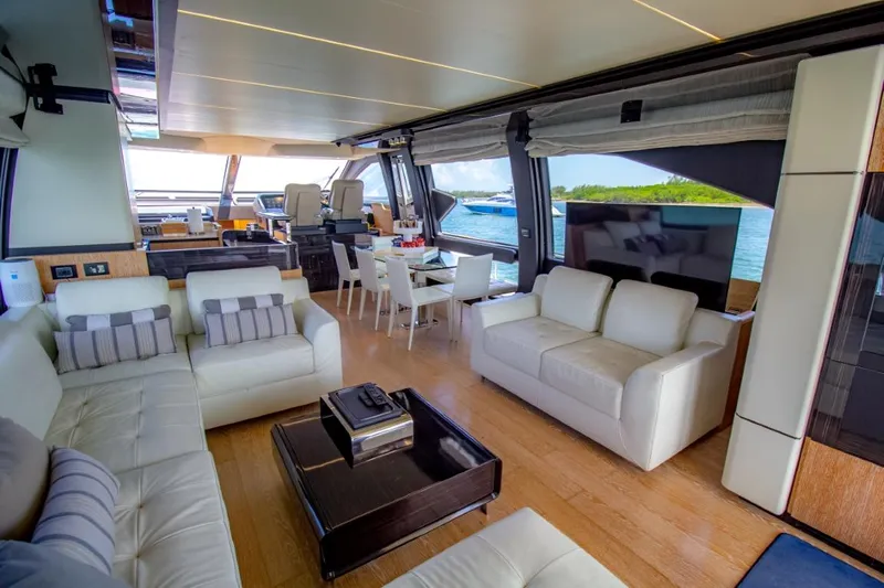 Independiente Yacht Photos Pics 