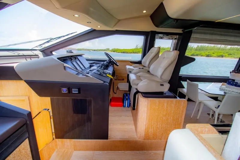 Independiente Yacht Photos Pics 