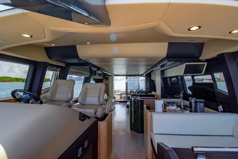 Independiente Yacht Photos Pics 