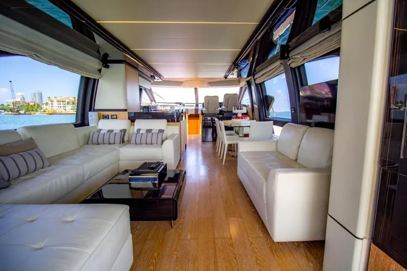 Independiente Yacht Photos Pics 