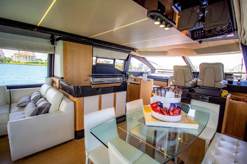 Independiente Yacht Photos Pics 