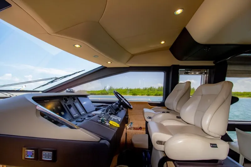 Independiente Yacht Photos Pics 