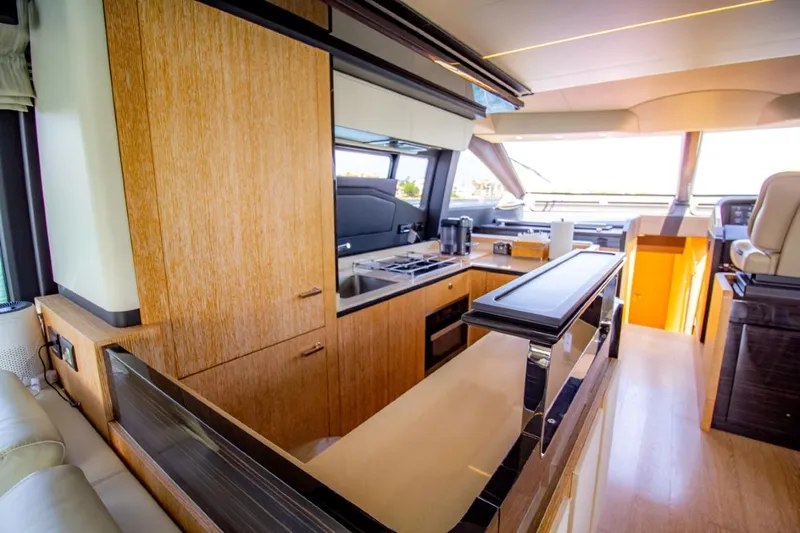 Independiente Yacht Photos Pics 