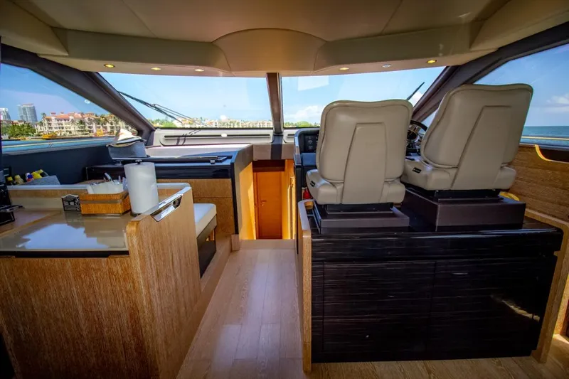 Independiente Yacht Photos Pics 