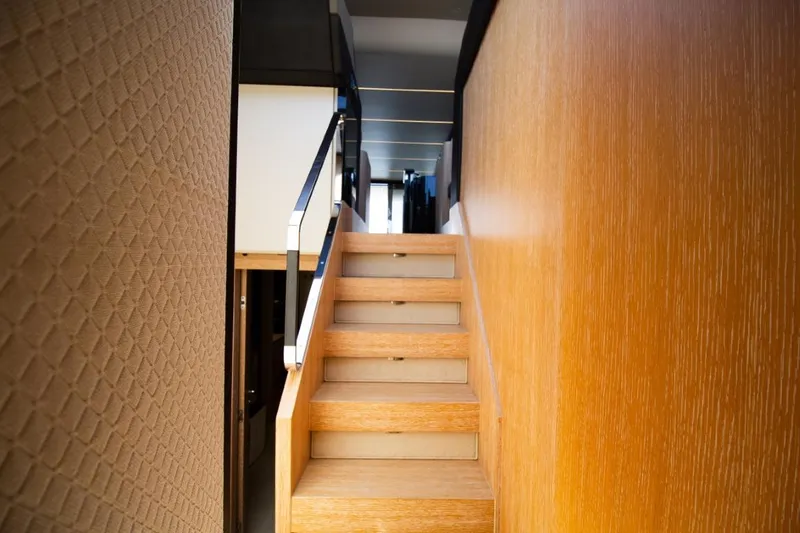 Independiente Yacht Photos Pics 